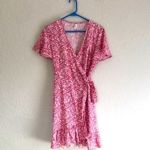 Pink wrap dress w floral detail